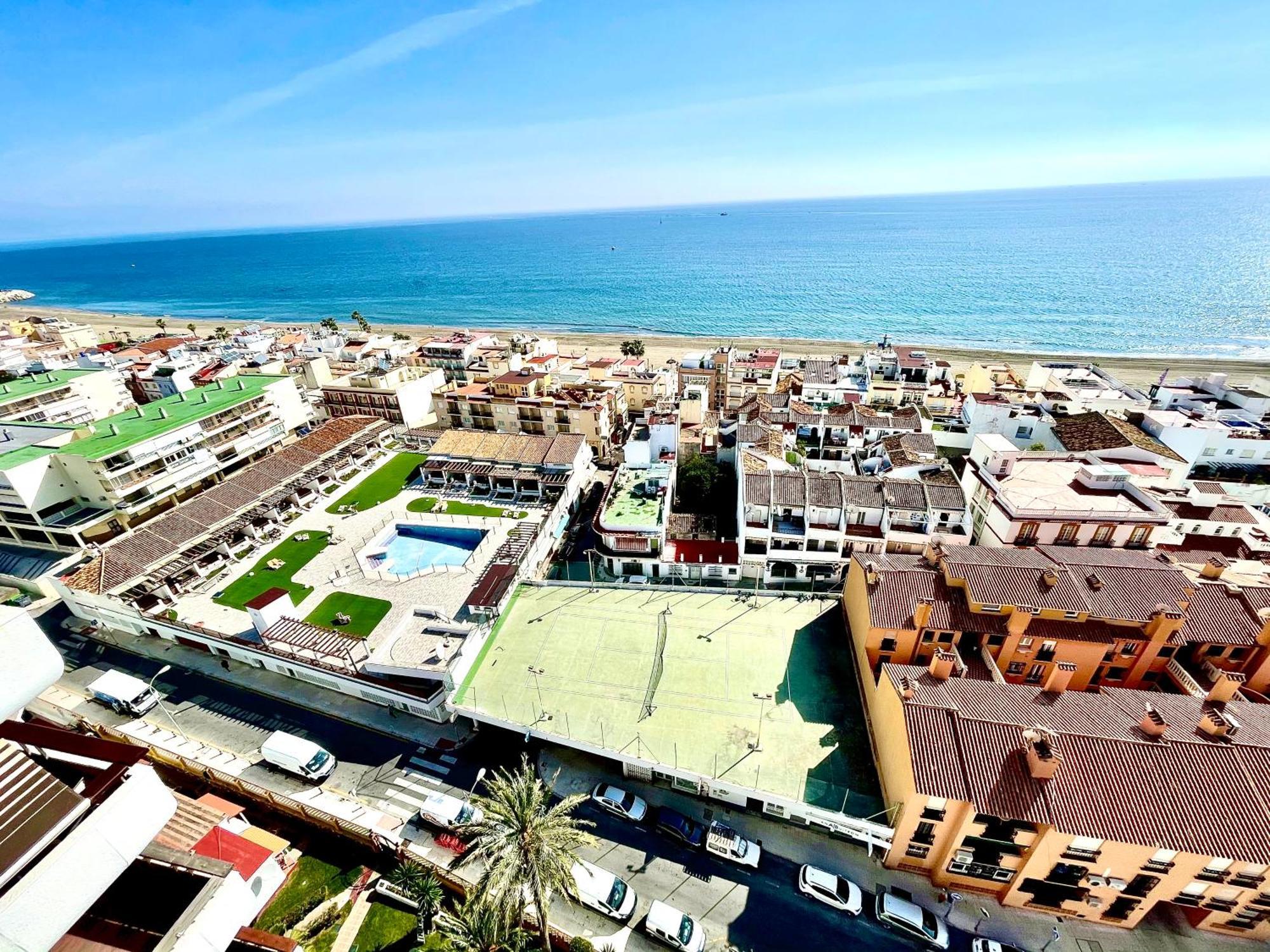 Gorgeous Apartment At The Sea In La Carihuela! Torremolinos Exterior foto